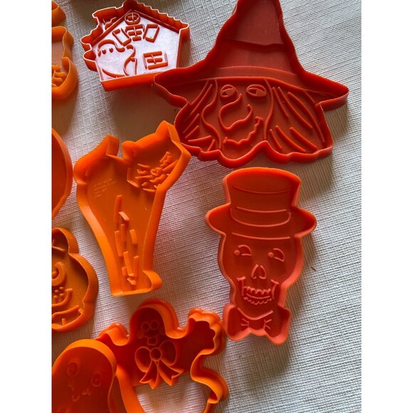 Vintage Halloween Cookie Cutter Set Orange Pumpkins Cat Witch - Picture 8 of 8
